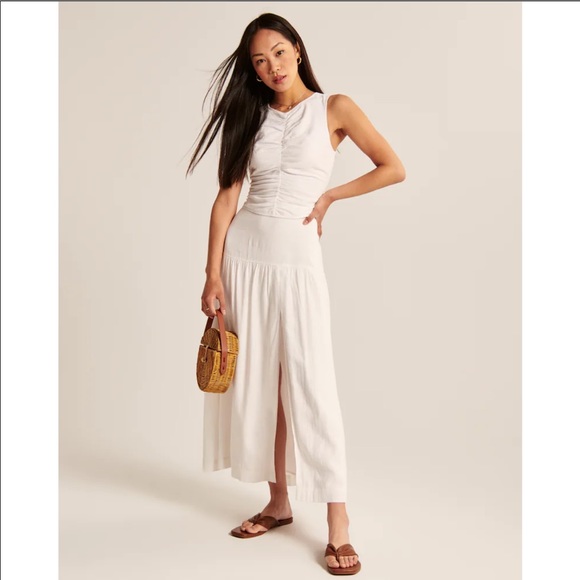 Abercrombie & Fitch Tops - Abercrombie and Fitch Linen-Blend Ruched Top